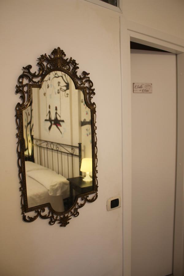 Bed and Breakfast Al 68 Di Piazza Cavour Nápoles Exterior foto
